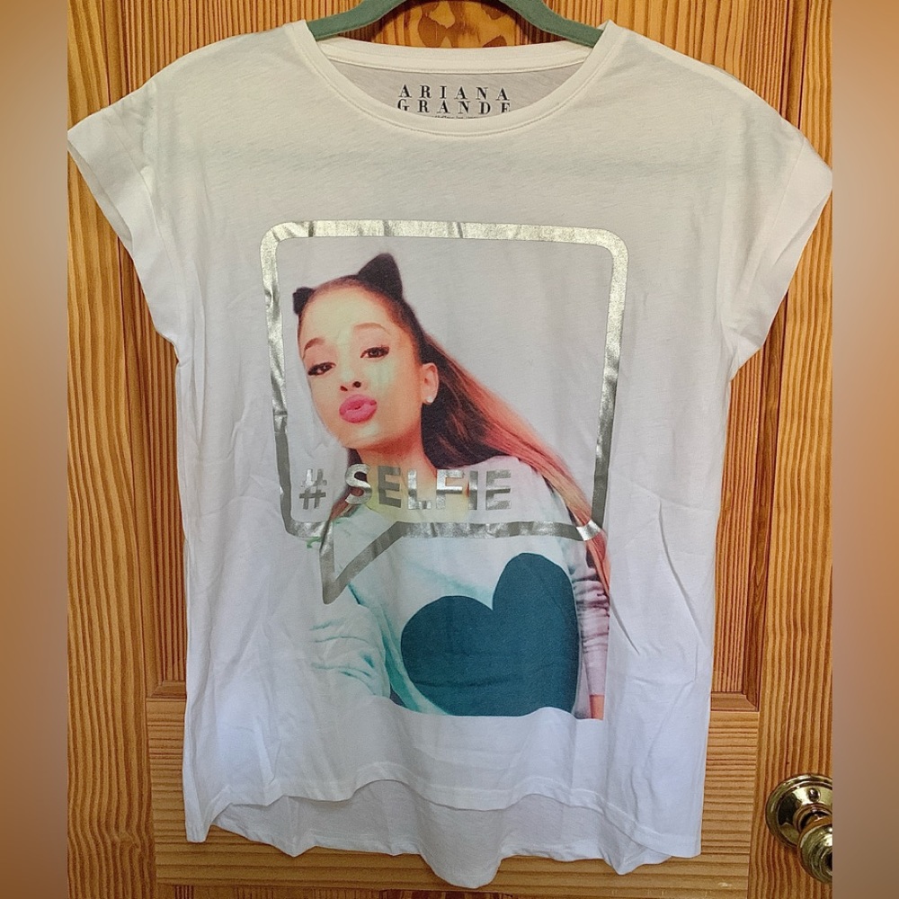 Ariana Grande T-Shirt NWOT